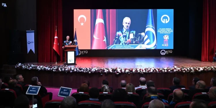 KTÜ’den Bakan Uraloğlu’na fahri doktora unvanı