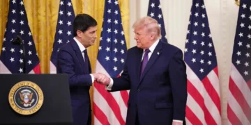 FED’in yeni başkanı göreve başladı: Trump törende askeri bütçe istedi!