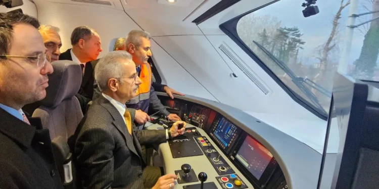 Bakan Uraloğlu açıkladı: Türkiye’nin ilk hızlı treninden yeni hız rekoru