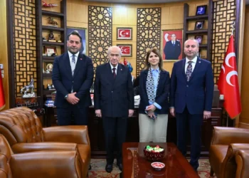 Bahçeli, partisinin siyasi partilerle bayramlaşan heyetlerini kabul etti