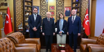 Bahçeli, partisinin siyasi partilerle bayramlaşan heyetlerini kabul etti