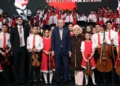 Başkan Erdoğan ve eşi Emine Erdoğan çocuk korosunu dinledi