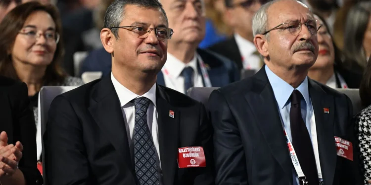 CHP’de ipler koptu! “Özgür Özel kendi iradesiyle hareket etmiyor”