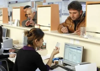Arefe günü yarım gün mü, resmi tatil mi? Bugün bankalar, kargolar ve noterler açık mı, çalışıyor mu?