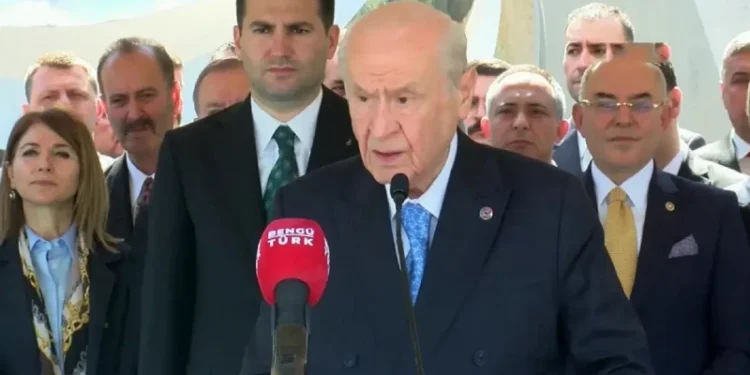 Bahçeli: Ülkücüler çakıllı yolların, sisli gecelerin yılmaz ve sarsılmaz yolcularıdır