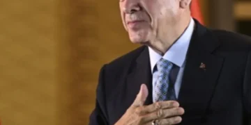 Başkan Erdoğan’dan bayram diplomasisi: Umman Sultanı Tarık ile görüştü