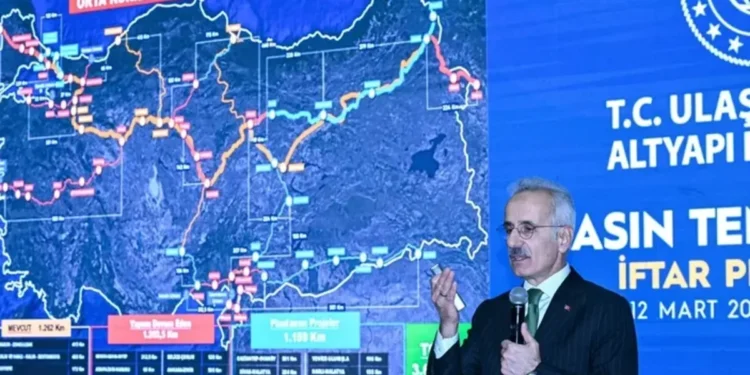 Ankara’ya dev metro hattı geliyor! Bakan Uraloğlu Esenboğa Havalimanı Metro Hattı için tarih verdi