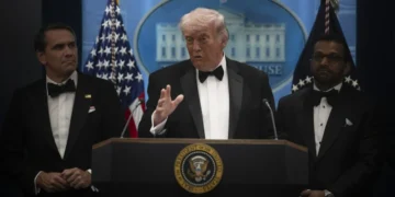Trump İran uranyumdan vazgeçse de yaptırımların kaldırılmayacağını söyledi: Kurtulamayacaklar