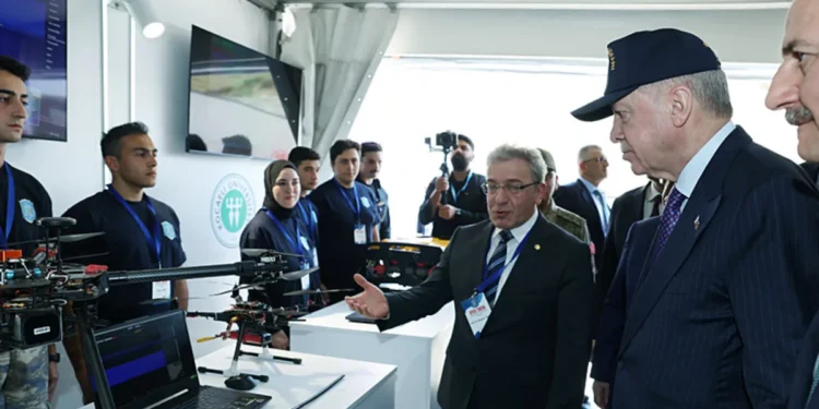 Başkan Erdoğan, EFES-2026 Savunma Sanayi Sergisi’ni ziyaret etti