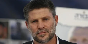 İsrail Maliye Bakanı Smotrich: “Her İHA saldırısı için Beyrut’ta 100 bina bombalanmalı”
