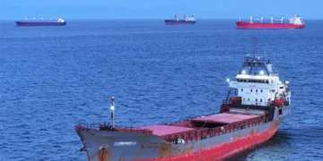 İran’dan Hürmüz açıklaması: Son 24 saatte 31 gemi geçti