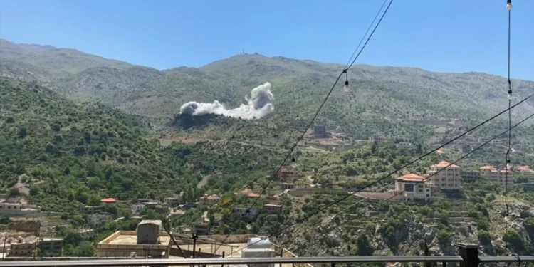 Soykırımcı İsrail’den bayramda katliam! Lübnan’ın güneyine hava saldırısı
