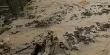 Samsun’da sağanak nedeniyle yollar dere gibi aktı