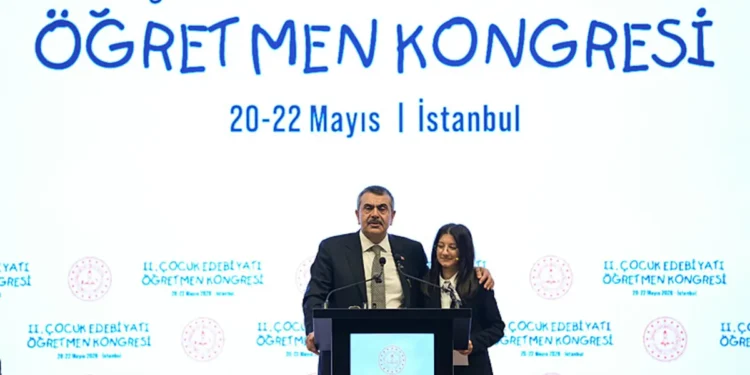 Bakan Tekin: “Çocuklarımızı dijital bağımlılıktan uzak tutmalıyız”