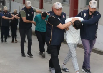 Adana’da DEAŞ operasyonu: 16 zanlı yakalandı
