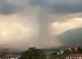 İnegöl’de sağanak yolları göle çevirdi