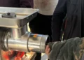 Acemi kasap elini kıyma makinesine kaptırdı