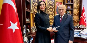 Alevi Bektaşi Kültür ve Cemevi Başkanı Esma Ersin’den Devlet Bahçeli’ye ziyaret