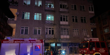 Kayseri’de 4 katlı binanın bodrumunda yangın
