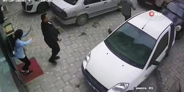 SON DAKİKA! Malatya’daki 5,6’lık deprem anları kamerada