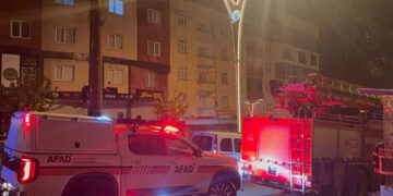 Hakkari’de 6 bina çökme riski nedeniyle tahliye edildi