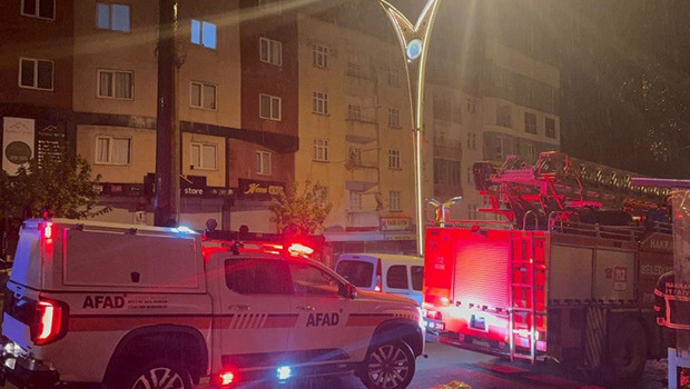 Hakkari’de 6 bina çökme riski nedeniyle tahliye edildi