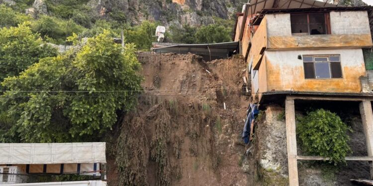 Türkiye sağanak altında… Hatay’da sağanak nedeniyle ev çöktü: 1 can kaybı