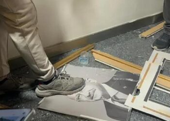 Kılıçdaroğlu’nun fotoğrafını parçaladılar