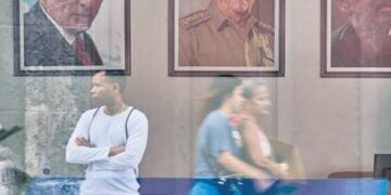 Küba’nın hareket alanı daralıyor
