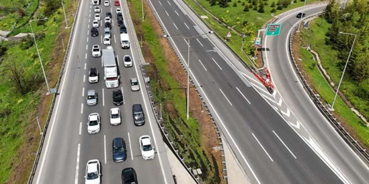 Bayram trafiği şimdiden başladı: Bolu Dağı geçişinde yoğunluk oluştu