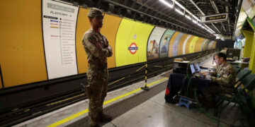 Londra’da yer altında NATO tatbikatı: Metro istasyonu askeri karargaha dönüştürüldü