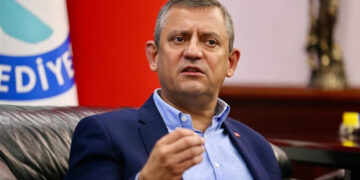 Özgür Özel, CHP’li il belediye başkanlarıyla bir araya geldi