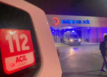 Kayınpeder ile damat arasında silahlı kavga: 2’si ağır 3 yaralı