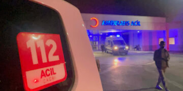 Kayınpeder ile damat arasında silahlı kavga: 2’si ağır 3 yaralı