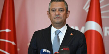 Özgür Özel, CHP Grup Başkanı oldu