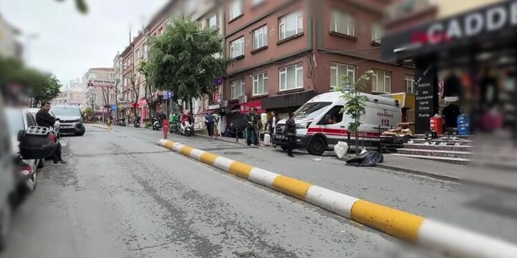 Genç kadın evinde ölü bulundu