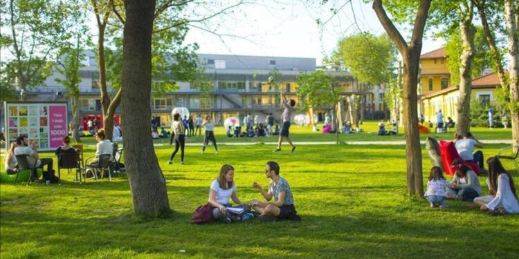 İstanbul Bilgi Üniversitesi açıldı mı? Resmi Gazete’de yayımlandı! İstanbul Bilgi Üniversitesinde eğitim devam edecek mi?