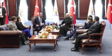Siyasette bayram trafiği: Kim kiminle görüşecek?