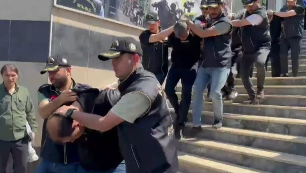 Dehşete düşüren olay… Alacaklıyı pencereden atarak öldürdüler, 4 şüpheli yakalandı