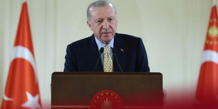Cumhurbaşkanı Erdoğan, Türk hacılarla bayramlaştı