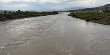 Tokat’ta Kelkit Çayı’na düşen 2 genç akıntıya kapılarak kayboldu