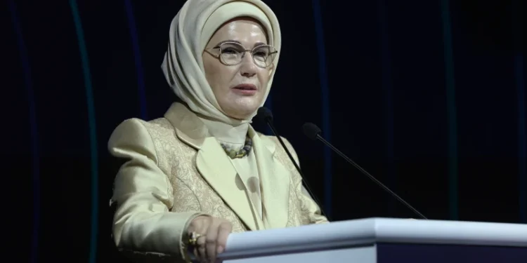 Emine Erdoğan “Milli Aile Haftası”nı kutladı: Ülkelerin geleceği güçlü ailelerle inşa edilir