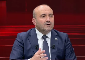 AK Parti Eskişehir İl Başkanı Gürhan Albayrak’tan CHP’ye sert eleştiriler: İç kavgalarından şehrin geleceğiyle ilgili adım atmıyorlar