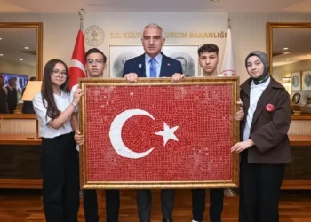 Bakan Ersoy 19 Mayıs’ta genç sanatçıları ağırladı