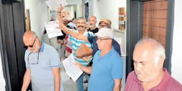 Emekli seyyanen imzaya koştu