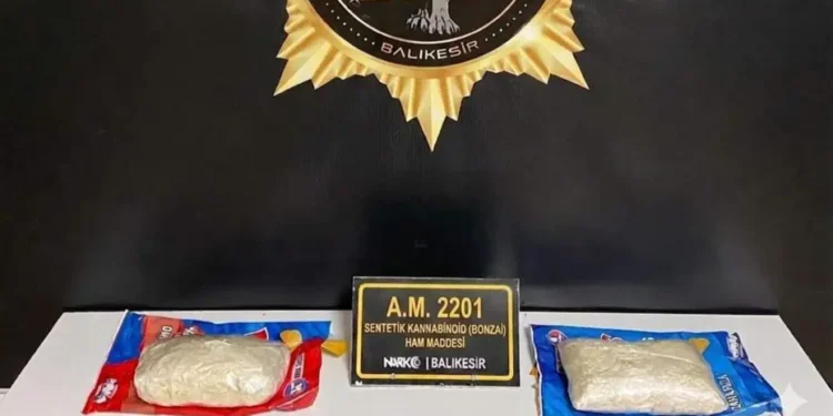 Cips paketleri içinde uyuşturucu ele geçirildi