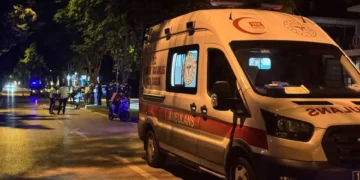 Refüje çarpan motokurye hayatını kaybetti