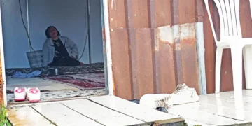 Hatay’daki heyelanda çocuğunu kaybeden anne. “Güvende olsunlar diye kızıma göndermiştim”