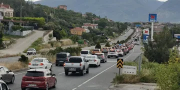 Tatilci akını devam ediyor: 22 kilometre araç kuyruğu oluştu