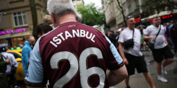 Aston Villa ve Freiburg taraftarı Beşiktaş Park’a geldi